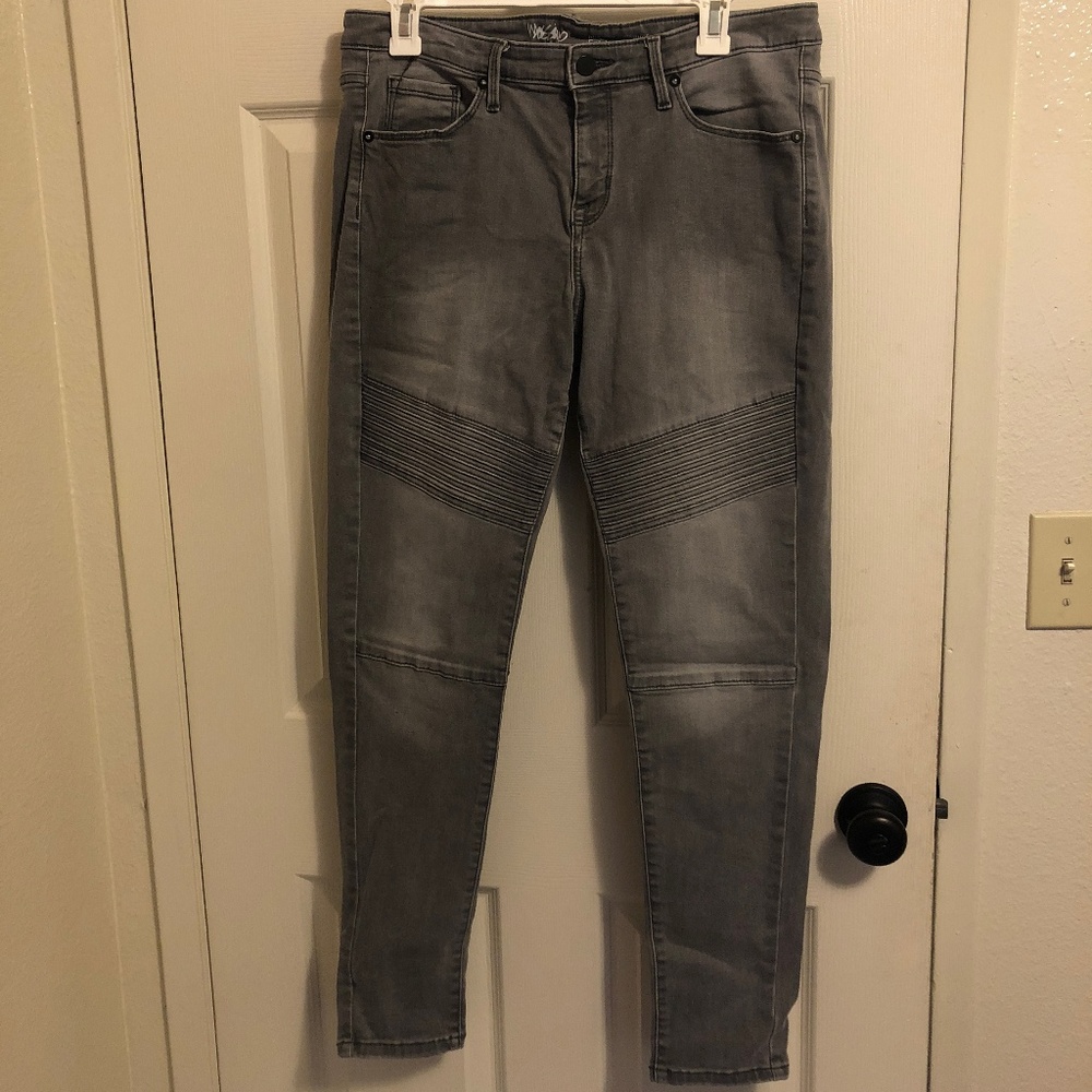 Minimal Design Grey Skinny Jeans